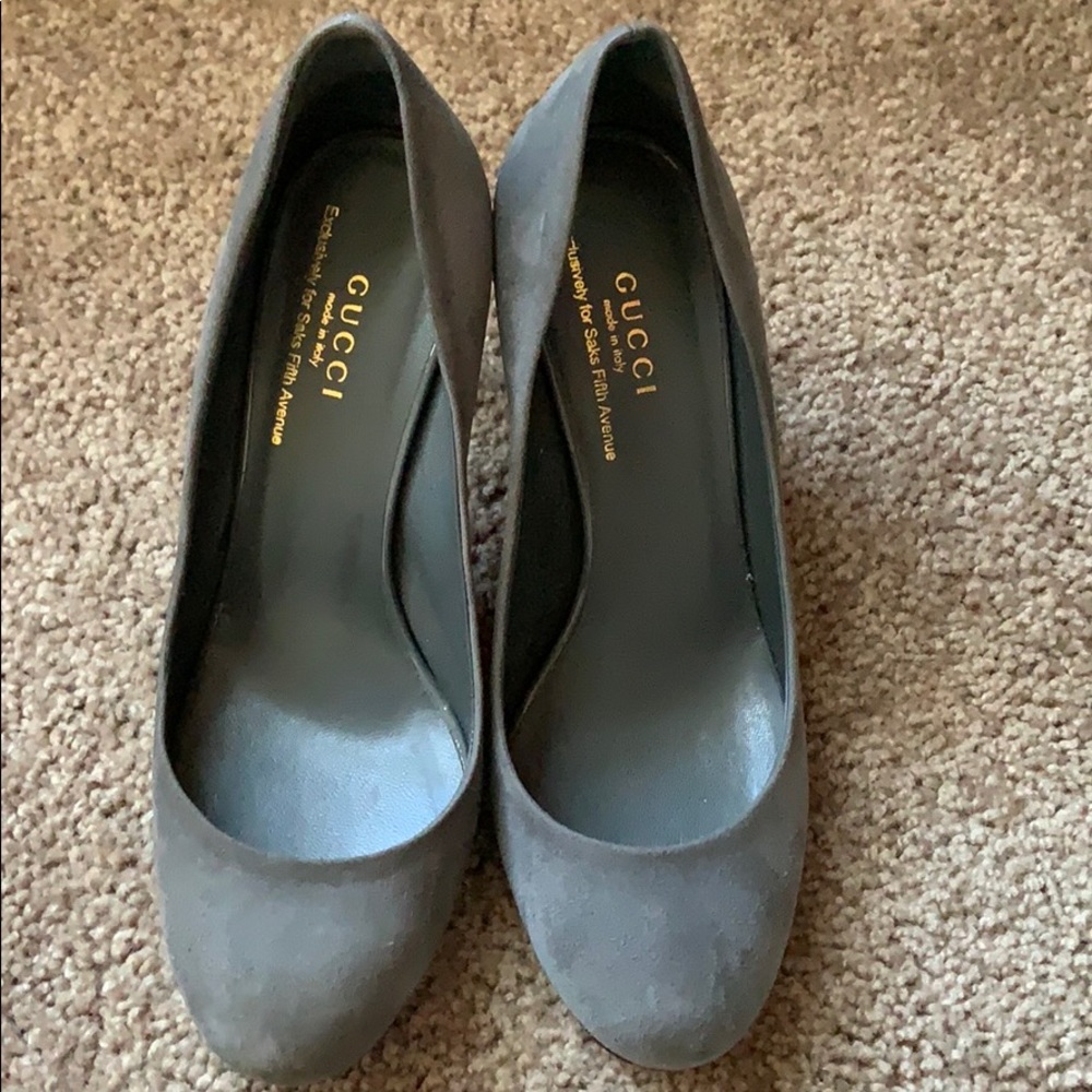 Gucci grey suede pumps
